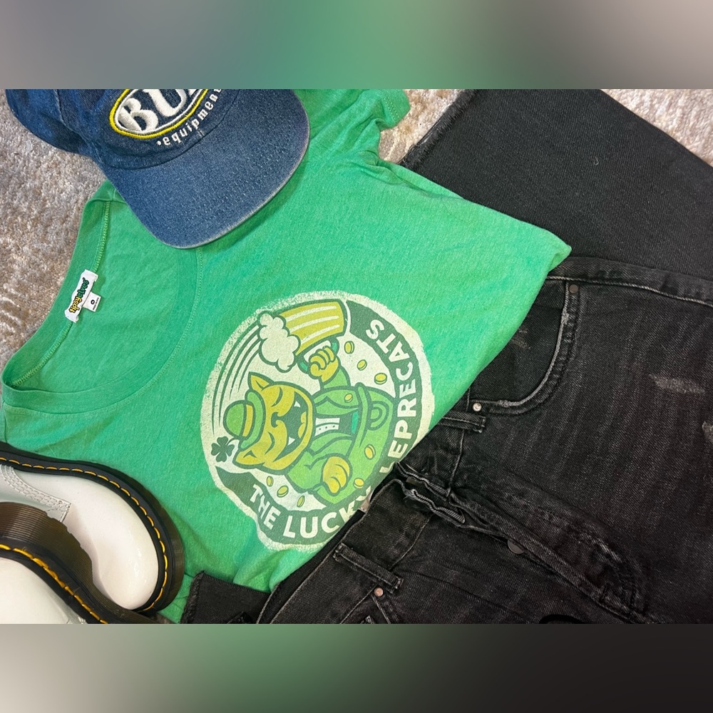 33. TIPSEY ELVES ST PATTY’S LUCKY LEPRECATS TEE